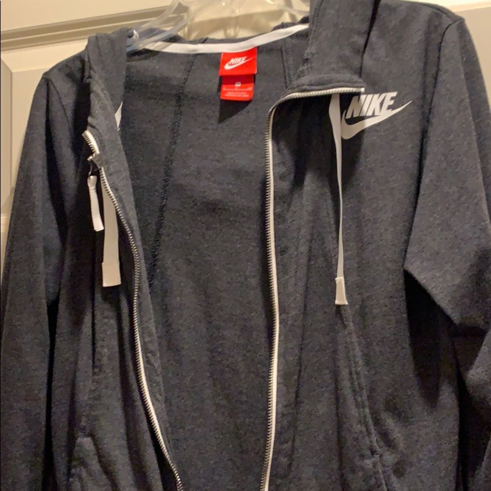 Nike Jacket - Picture 4 of 4